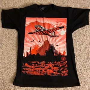 💥COOL MENS LARGE OBEY TSHIRT🔥